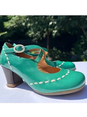 John Fluevog Operetta Malibran Turquoise Leather Mary Janes – Size 6.5